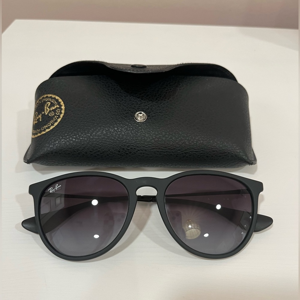 Ray-Ban Black Sunglasses